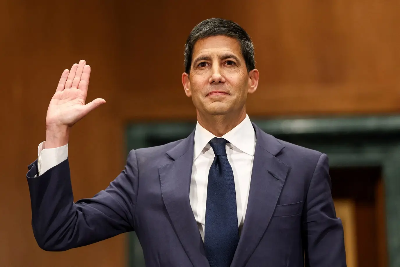 Senado dos EUA aprova Kevin Warsh como chair do Federal Reserve